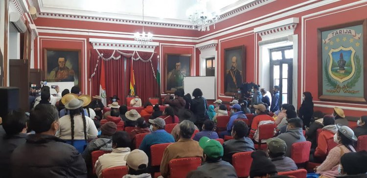 Entregaron cheques del PROSOL a 43 comunidades de Tarija
