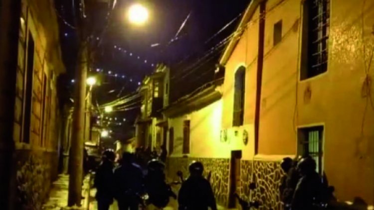 Un centenar de policías irrumpen en Comcipo y van tras dirigentes cívicos
