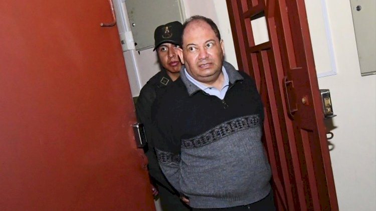 Dan detención domiciliaria al exministro Carlos Romero