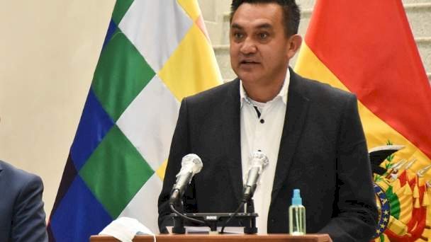 Ministro Núñez recibe medicación endovenosa por diagnóstico de Covid complicada